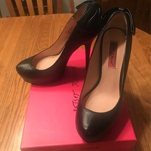 Super Cute! Betsey Johnson Heels!